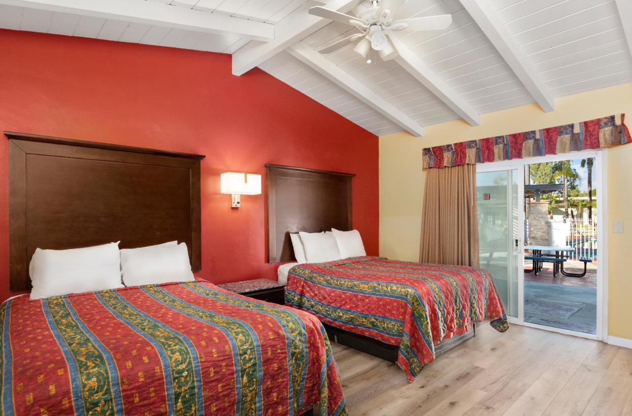 Fallbrook Country Inn Екстер'єр фото